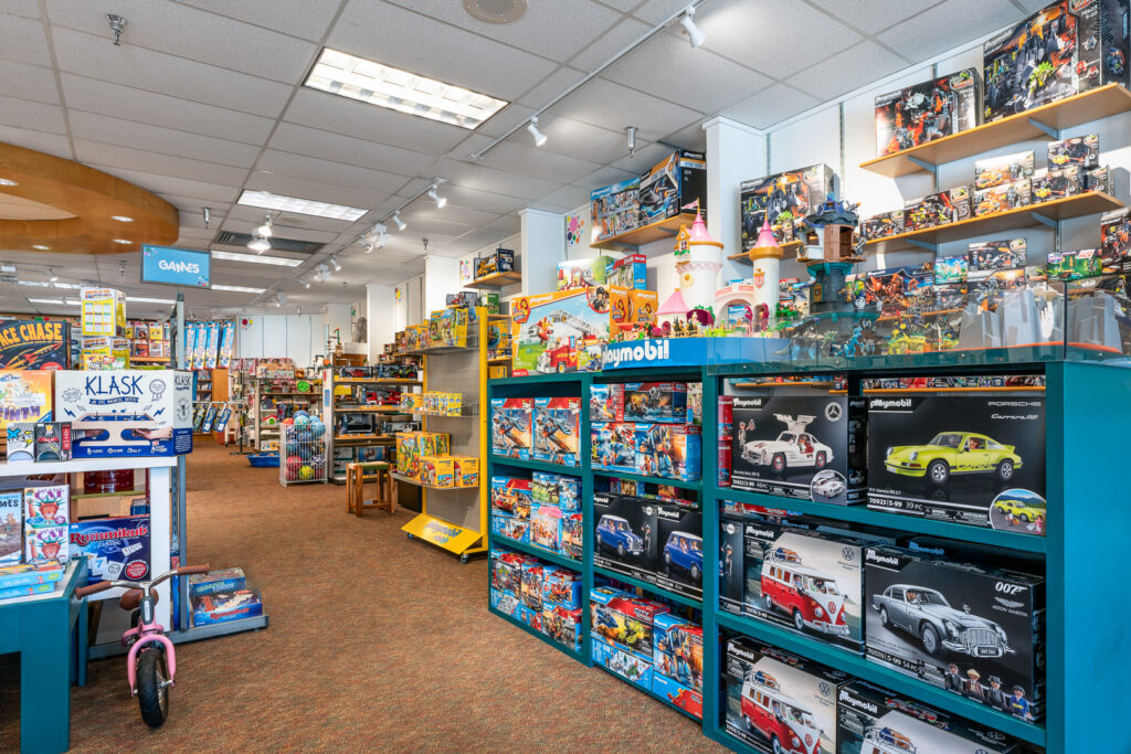 toy store web10
