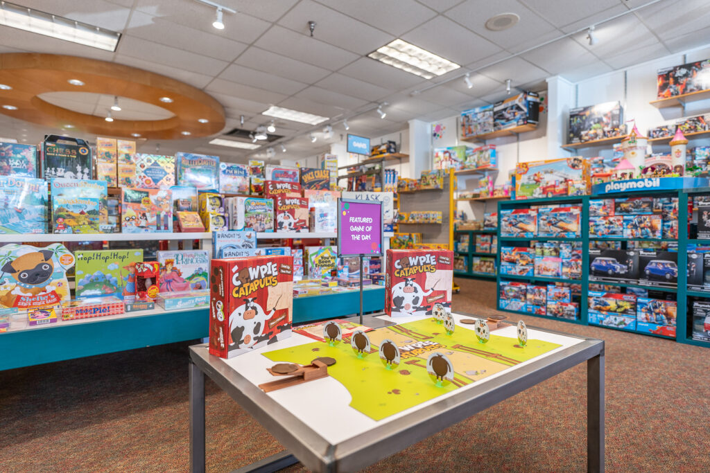 toy store web17